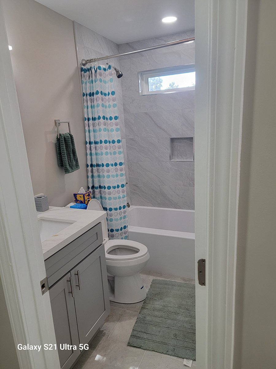 1ST BATH TUB/SHOWER