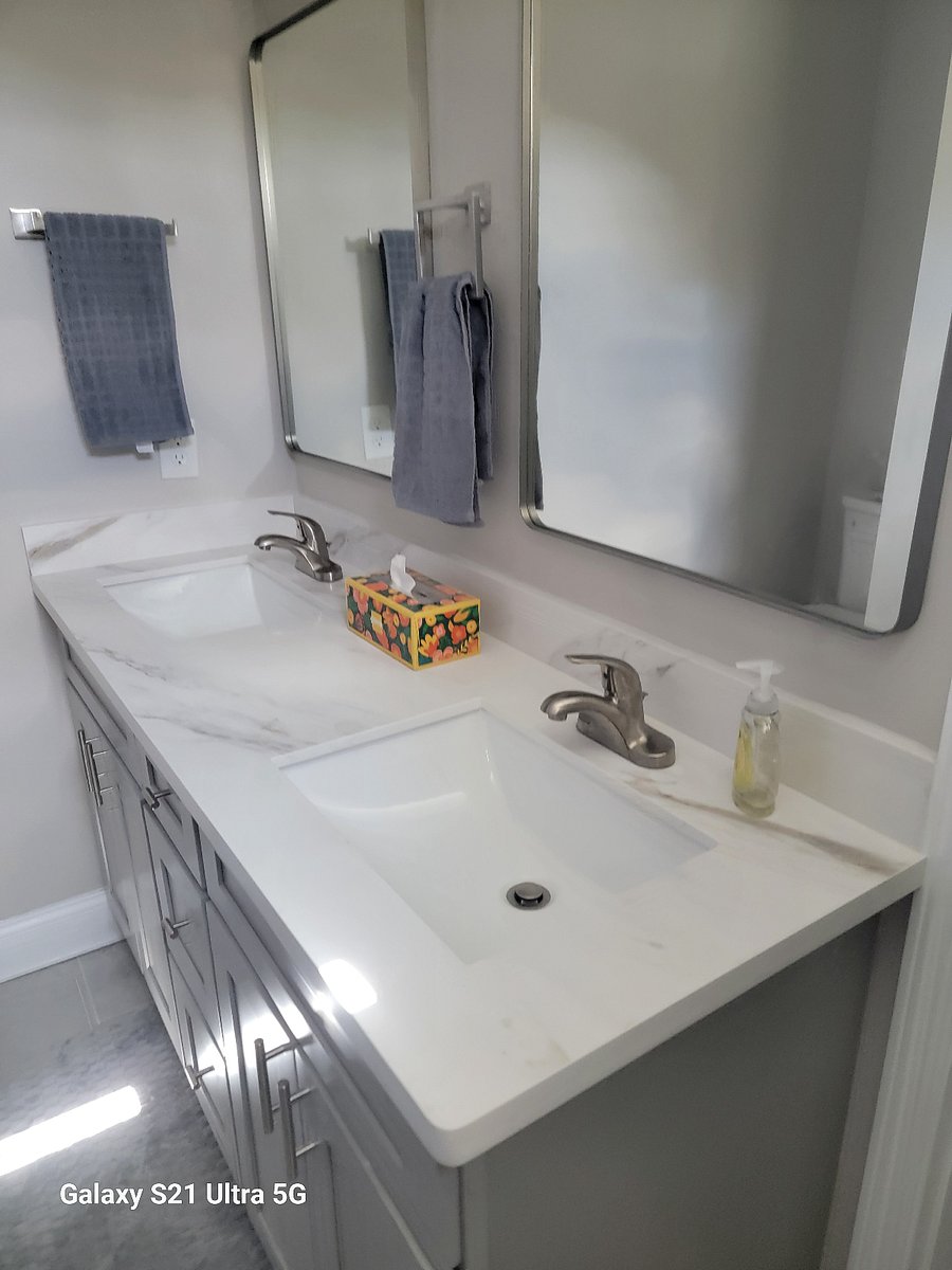 2ND BATH SHOWER/TUB