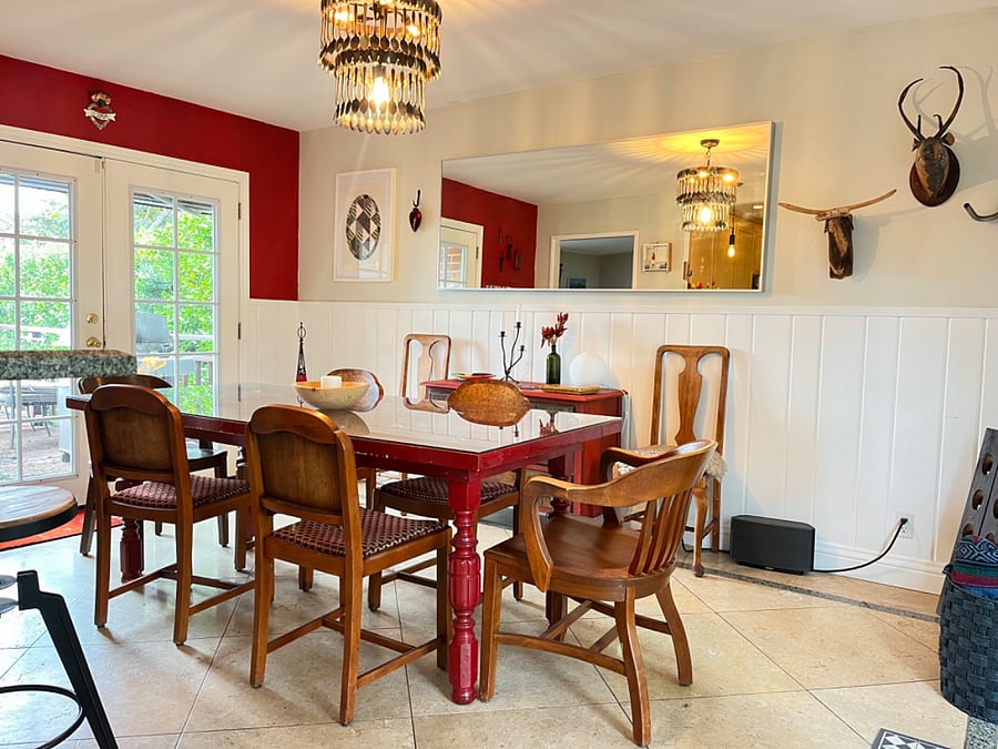 Shared dining room