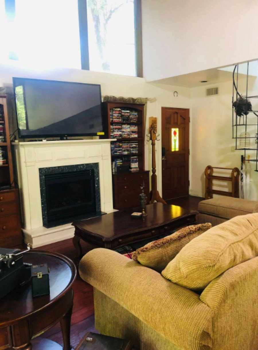 The lounge has an electric fireplace for some nice ambience in the evenings. This can be used with or, without the heat setting. We also have a large collection of dvd's for your enjoyment.