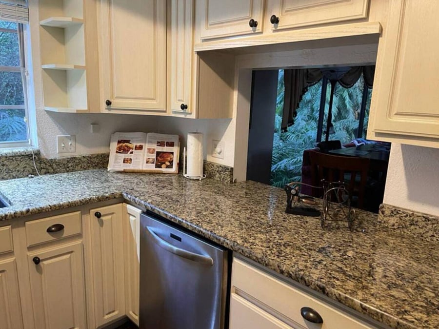 The full kitchen has a dishwasher, oven, stove top, microwave & refrigerator. A Brita water jug in the fridge and a countertop ice maker. It is fully stocked with pans, glassware, dishware & utensils.