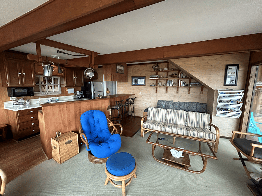 Living room layout with daybed behind the sofa.