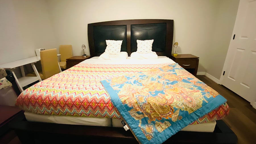 Master bed room with king bed