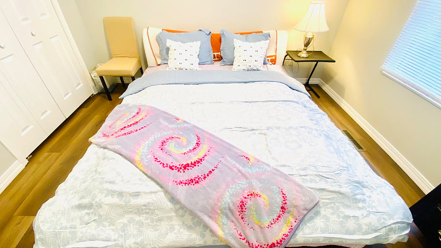 second bedroom with queen bed