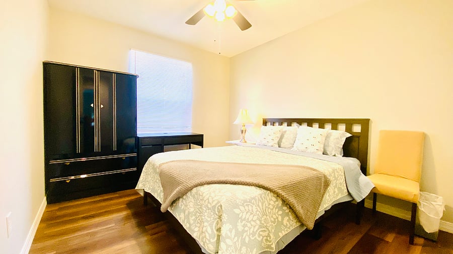 Third bedroom with queen bed