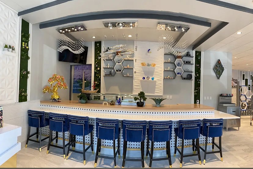 Niji Sushi Bar & Grill restaurant