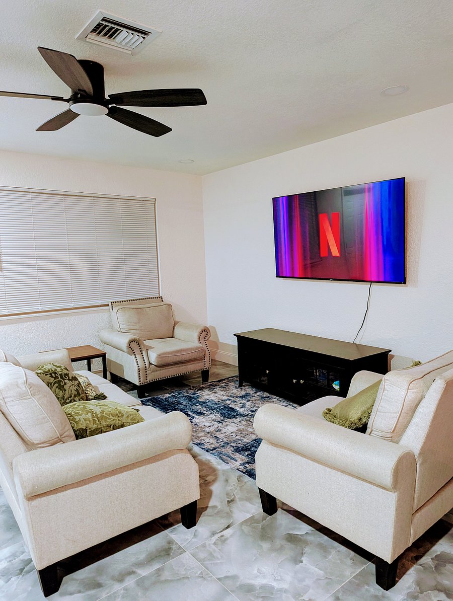 Living room with SmarTV