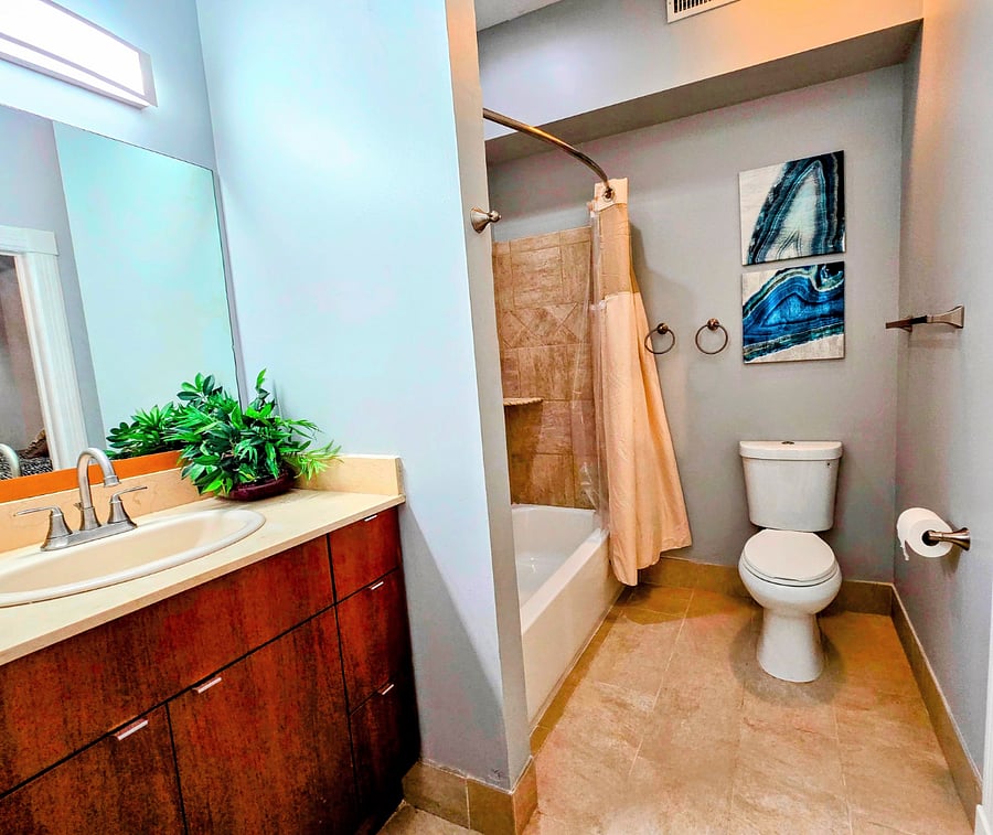 Unit O - Bath with Tub and Shower