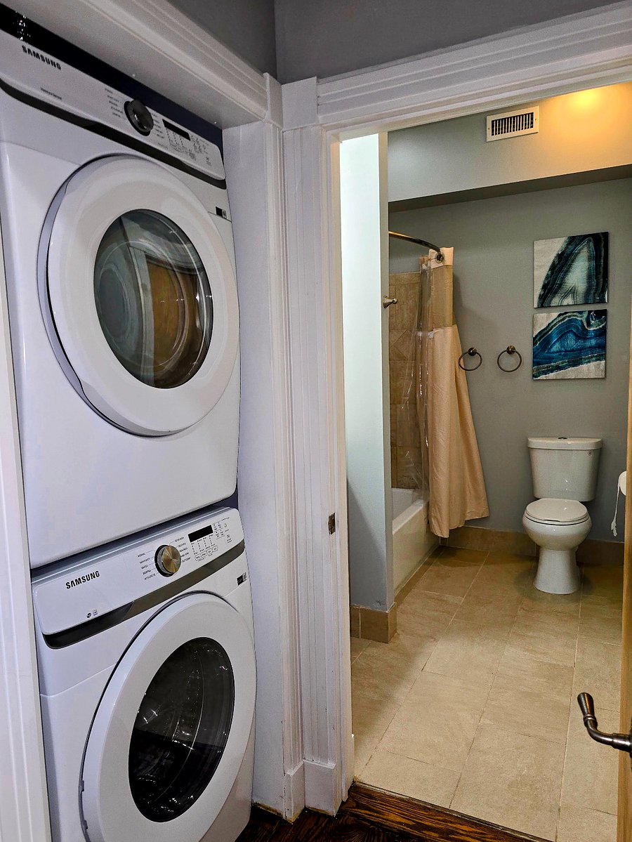 Unit O - In unit stack washer/dryer