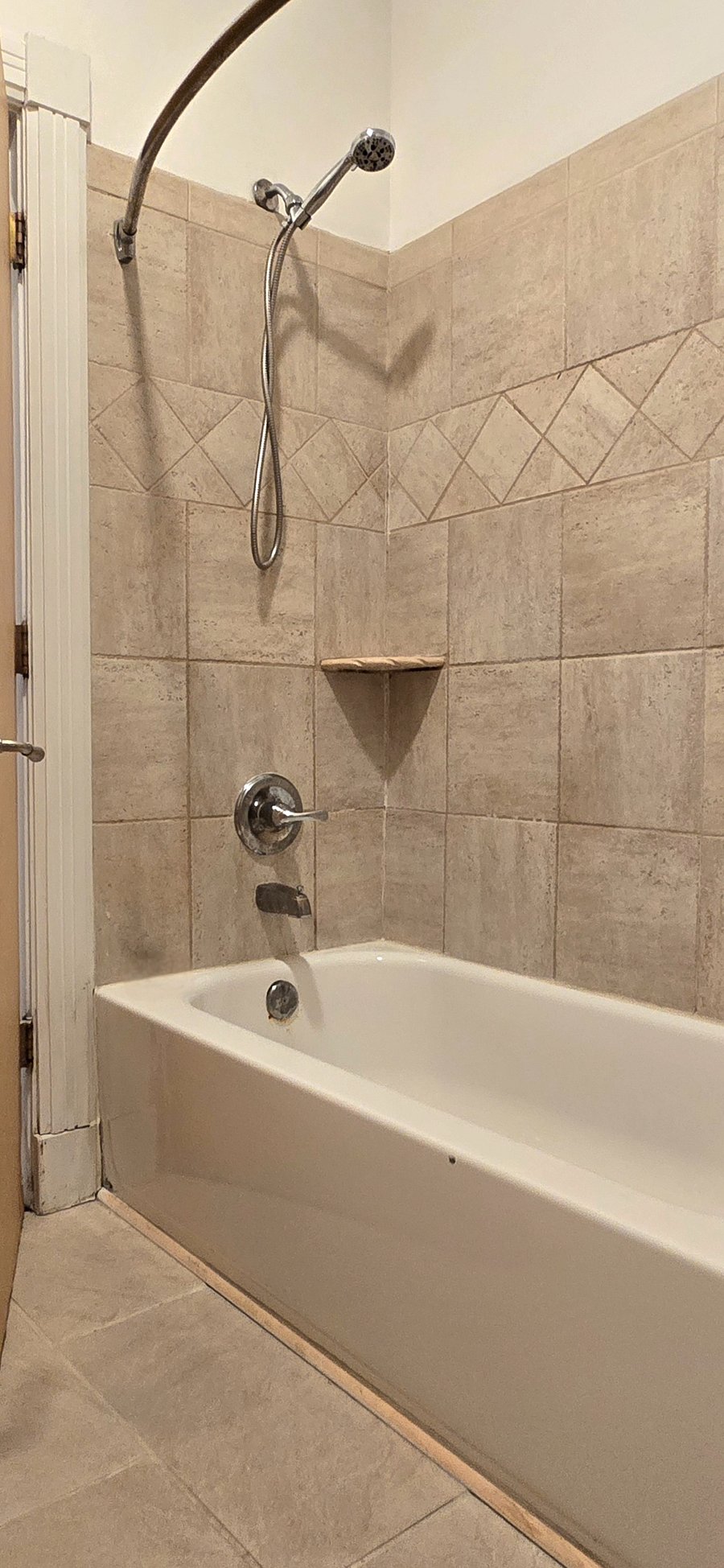 Unit M - Bathroom - Shower and Tub