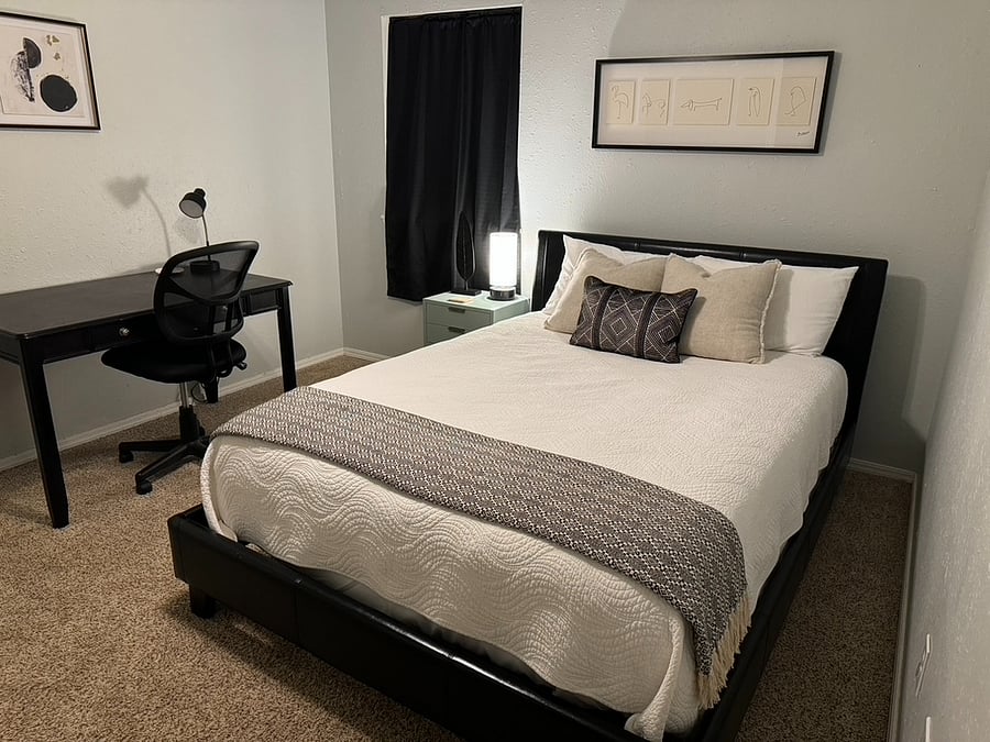 2nd bedroom