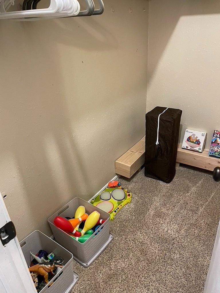 4th bedroom closet2