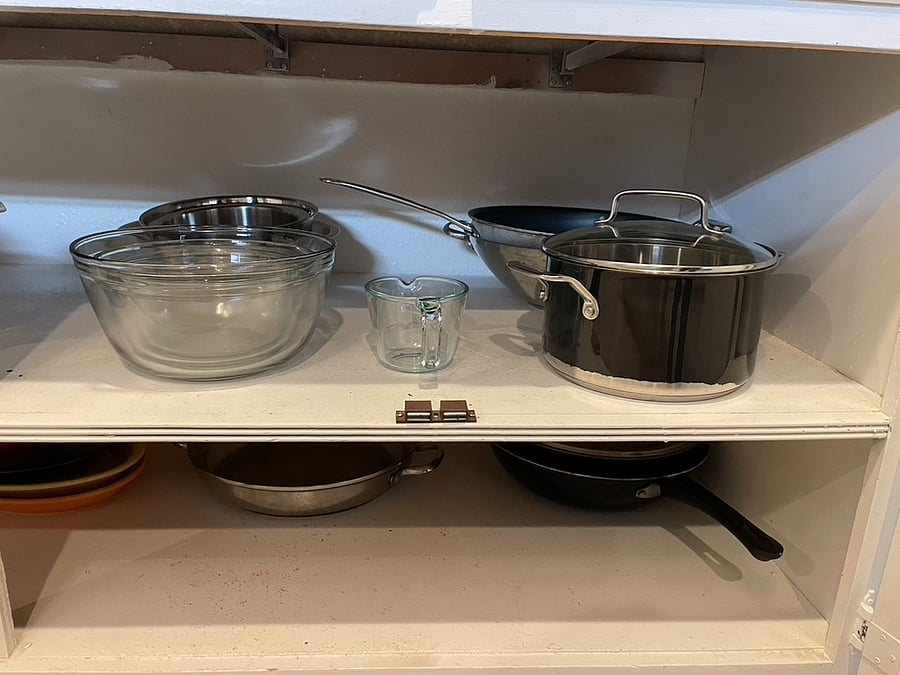 Kitchen: pots, etc