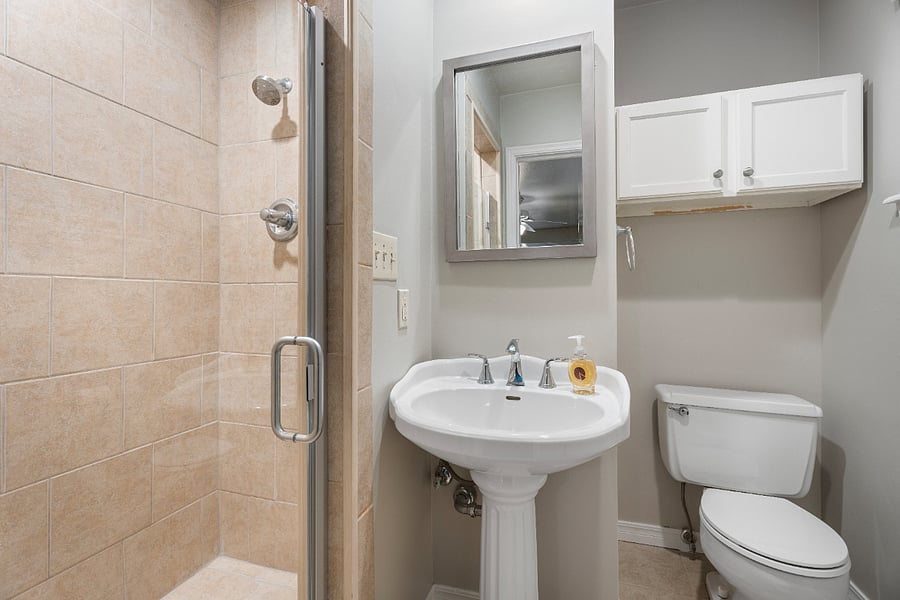 Private bathroom 2
