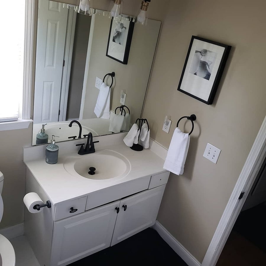 Full bath on main level