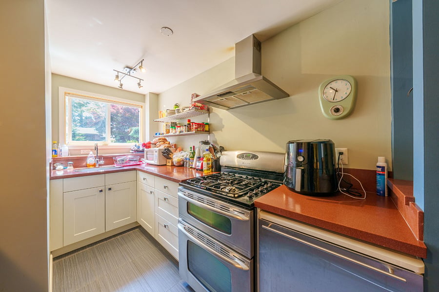 Kitchen, gas stove with under counter refrigerator