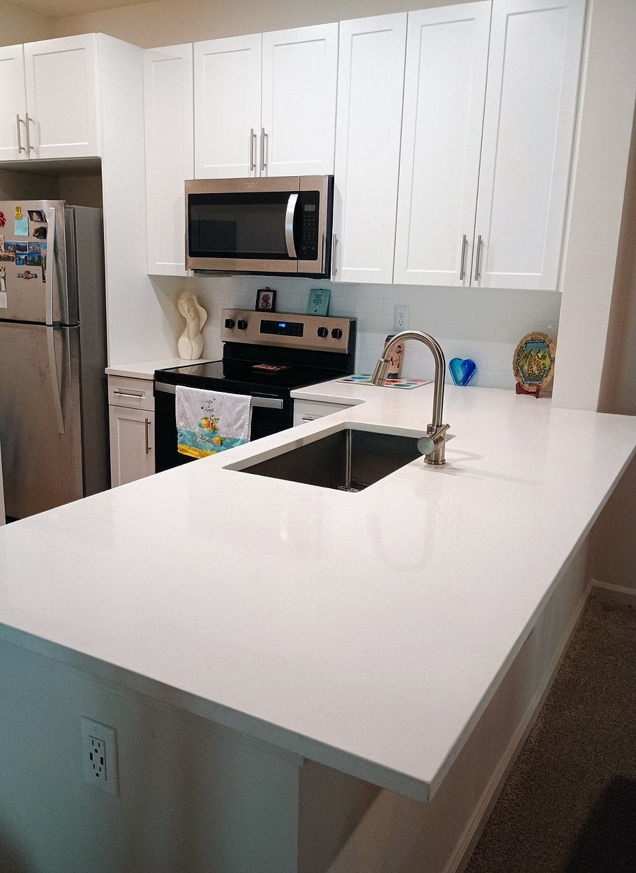 Newly updated kitchen with everything you need.