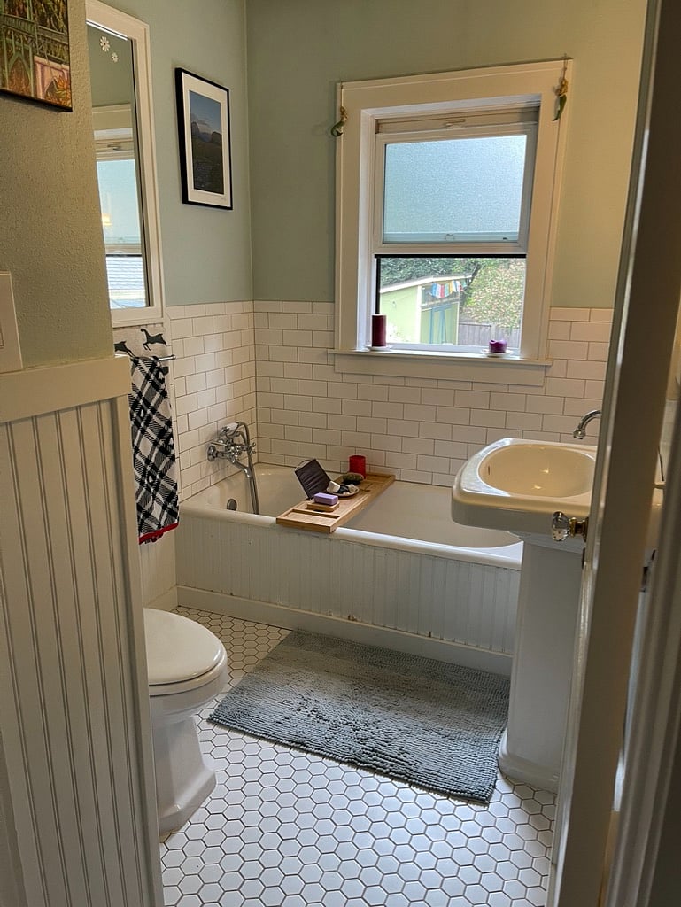 Upstairs second bathroom - shared