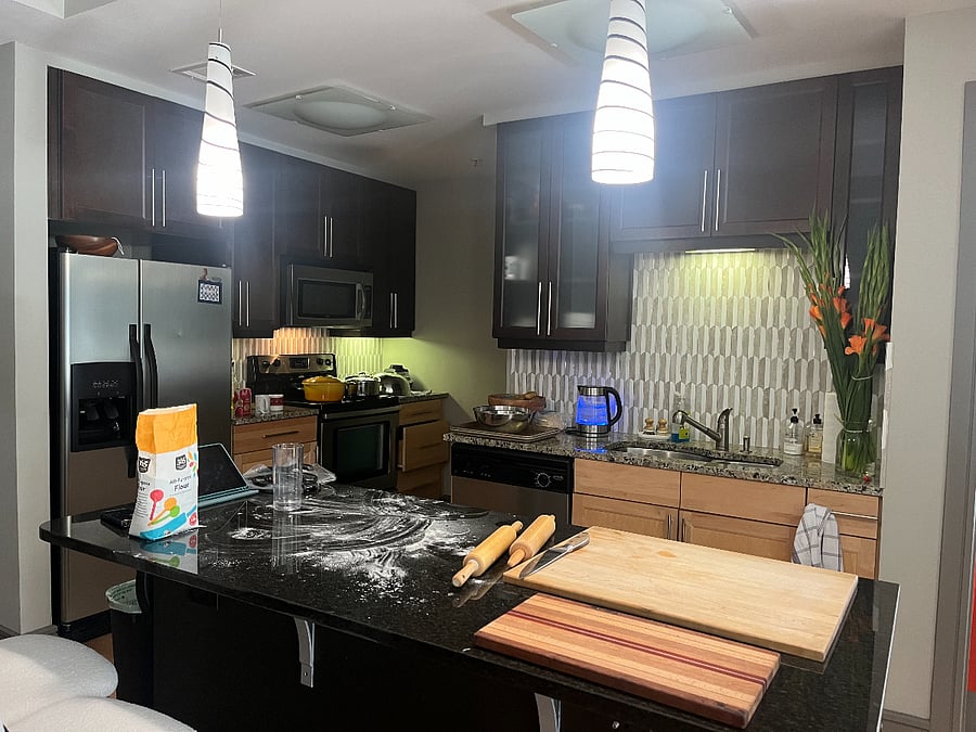 Fully stocked kitchen for great cooking!