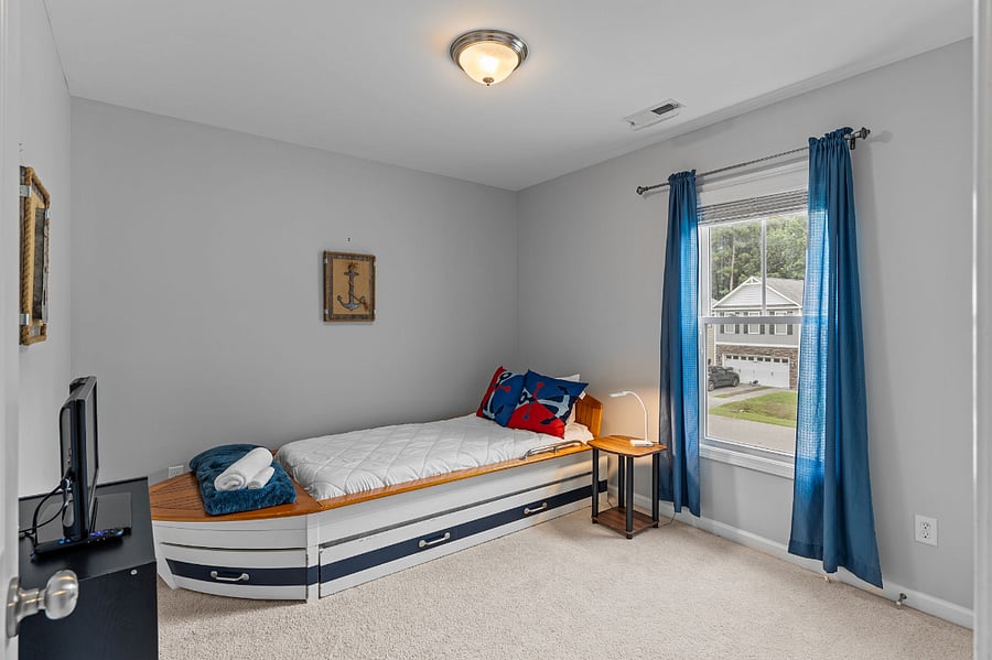 Bedroom #3 - Fun Boat Trundle Bed for the Kiddos