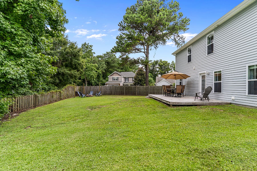 100% Fenced-In Backyard for the Kiddos or furr babies