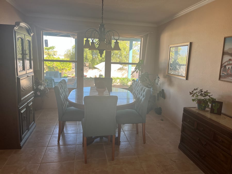 Dining Room seats six