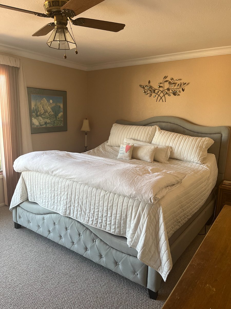 Master bedroom King with walk in closet