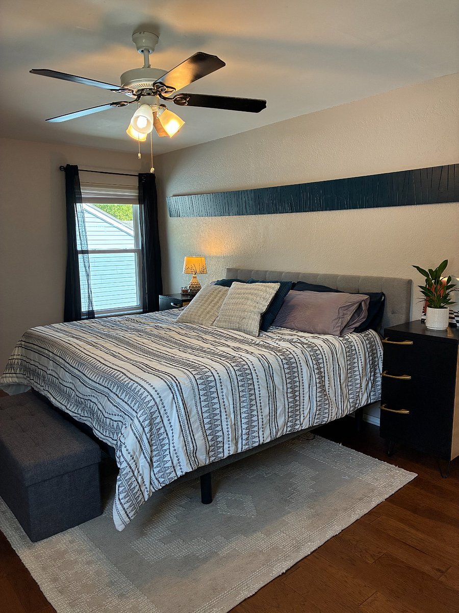 tempurpedic bed. master bedroom