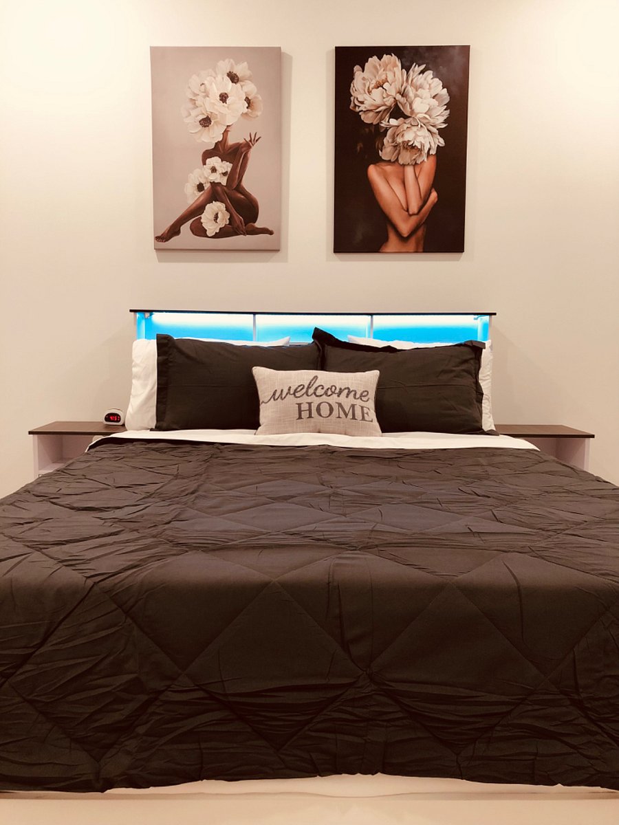 Master bed Queen Downstairs