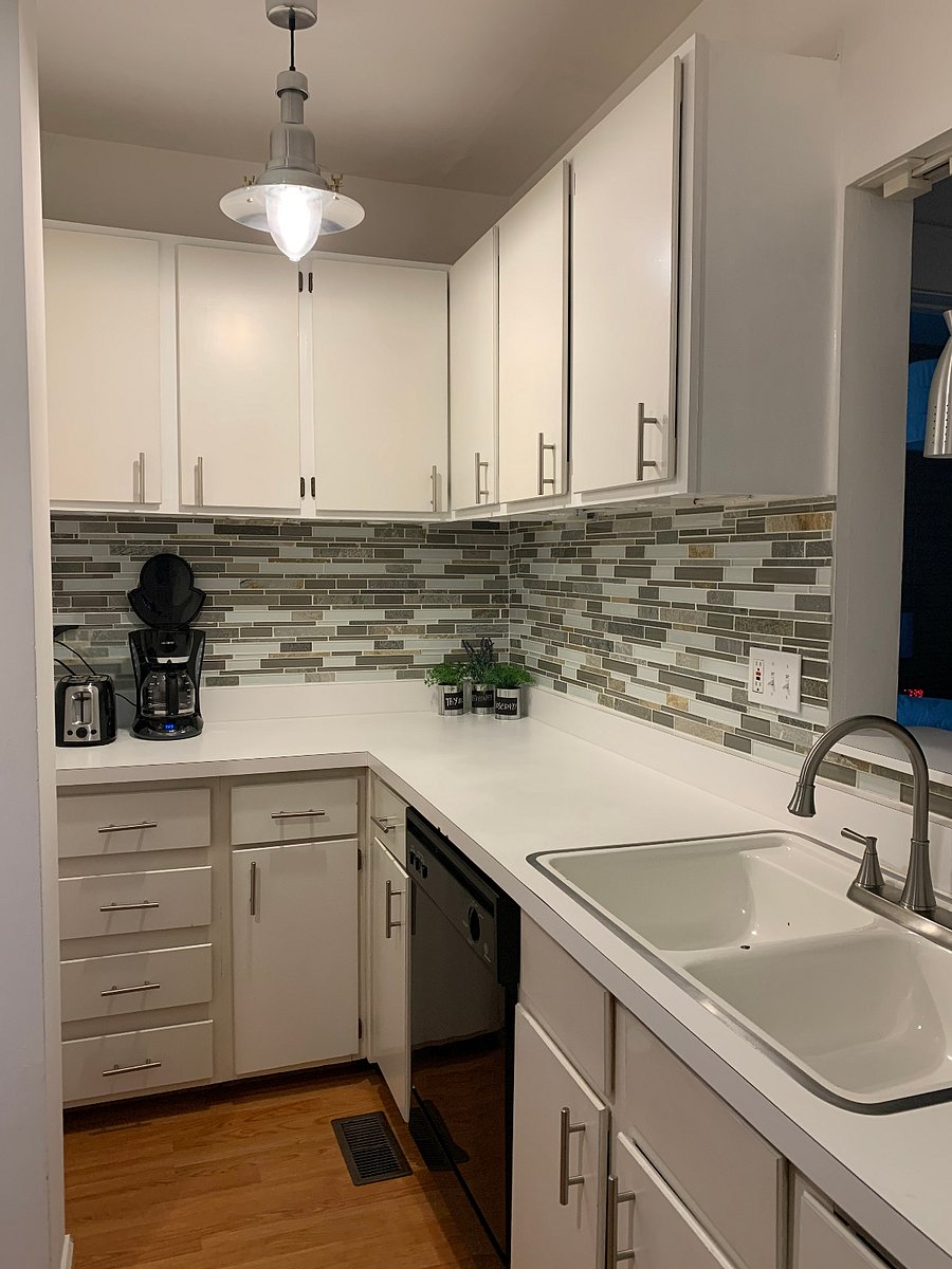 Small appliances, Bake ware, cooking gadgets, Full Size microwave, OCD Clean!