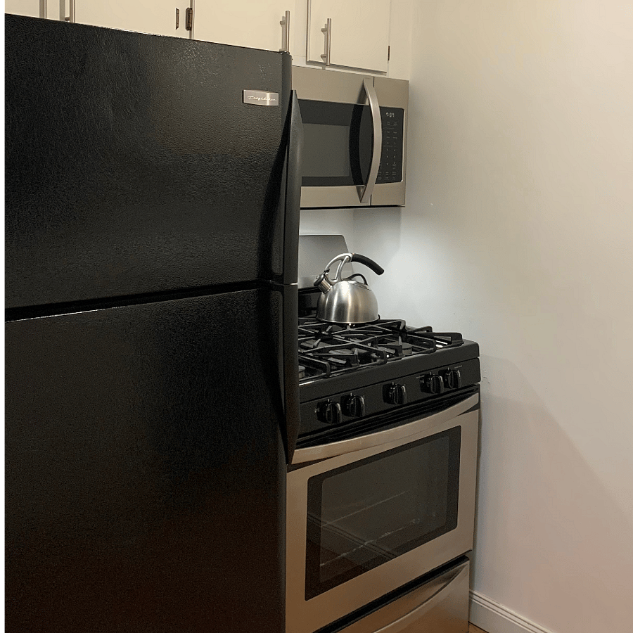 Full Size Kitchen, and close to dozens of restaurants for the days you don't want to cook, take-out, Delivery and sit-down styles.