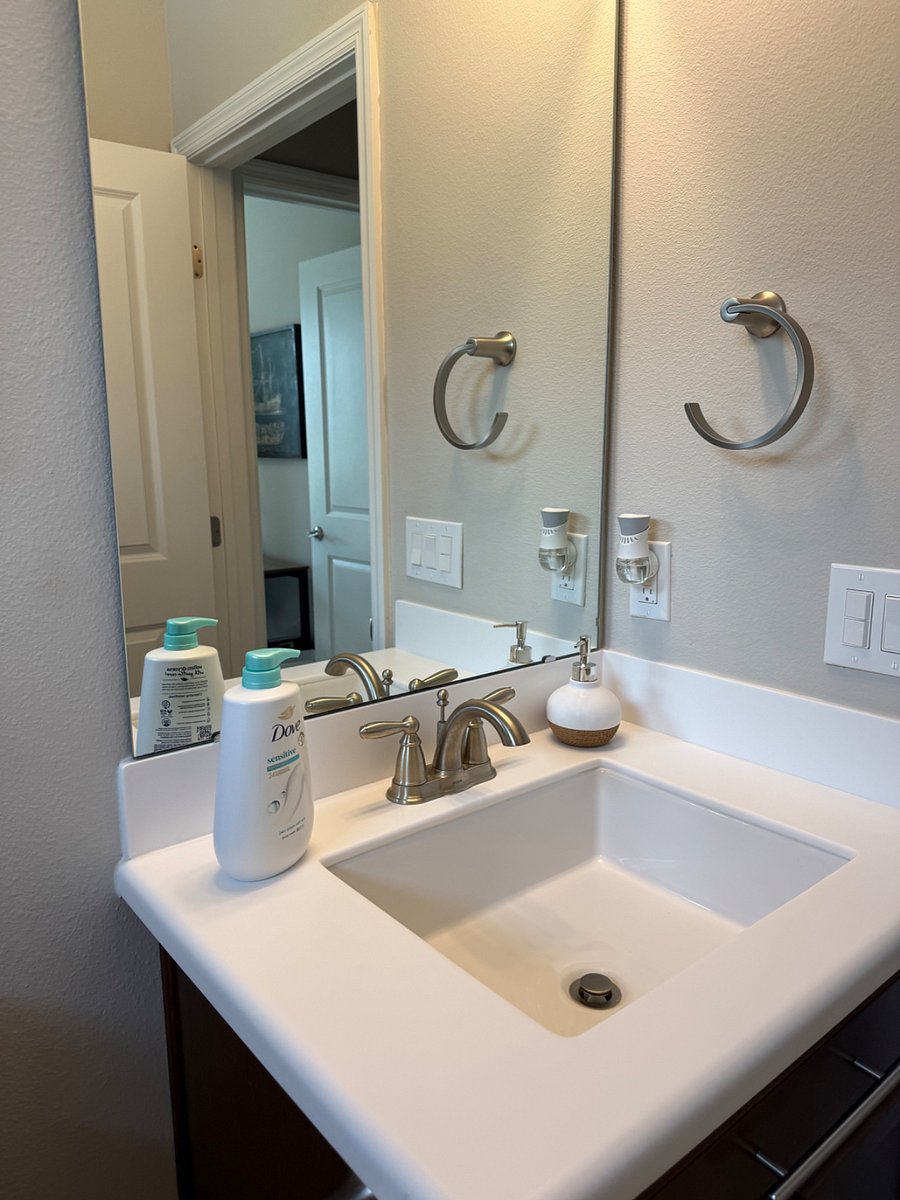 2nd bathroom