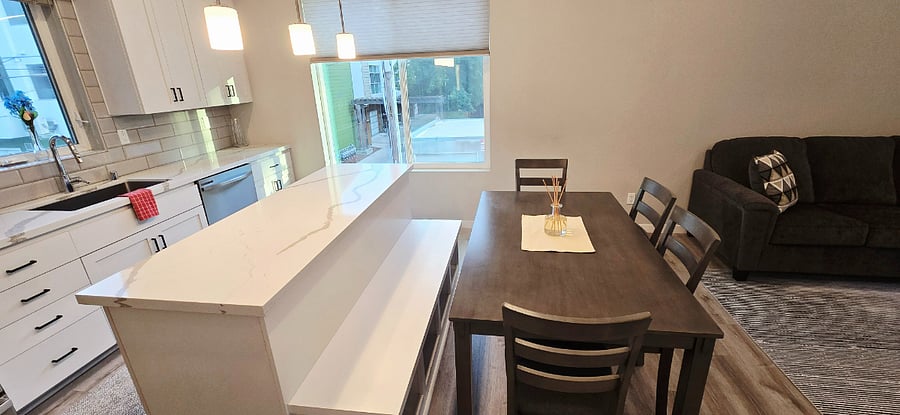 Dining seating for 6