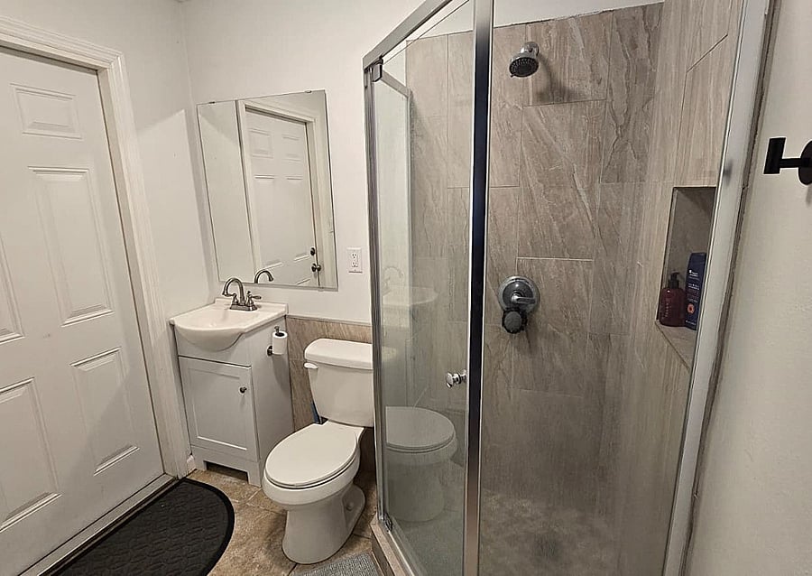 Bathroom 2 cont.
