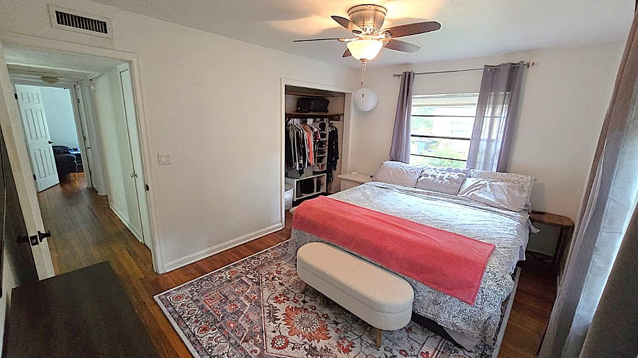 Bedroom 1 -King size bed