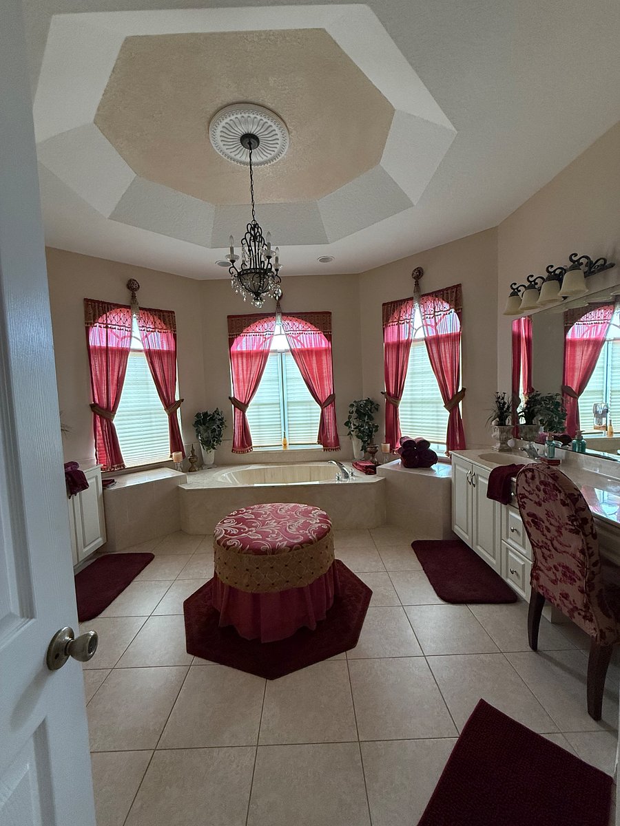 Master bedroom with spacious tub