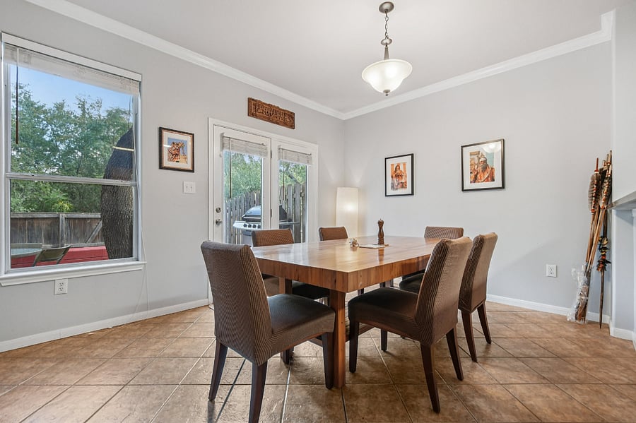 Dining area great for entertaining