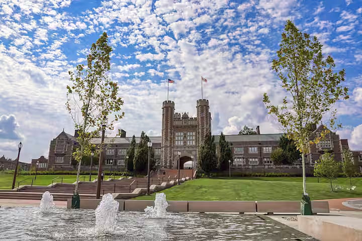Washington University is considered an "Ivy League" school in the Midwest, and is a top 10 medical school in the USA. Elite students and professors from all over the world and the USA live in our neighborhood to attend this school and work at BJC.