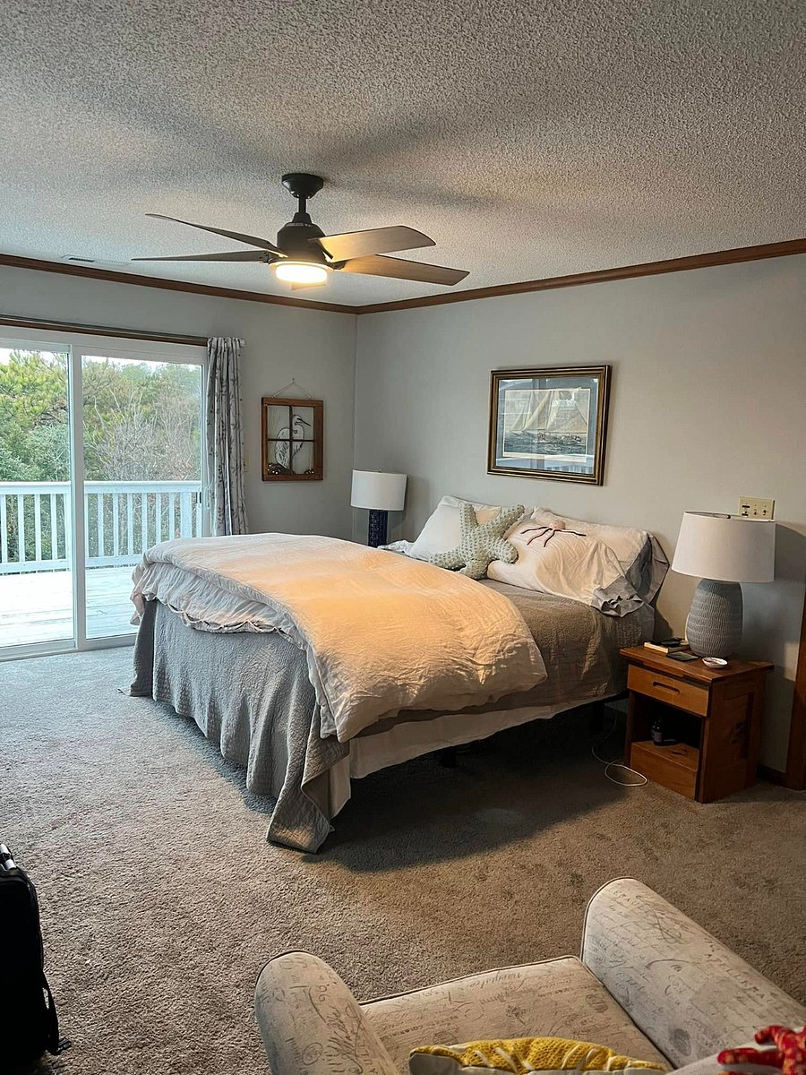 Master bedroom with access to the back deck 