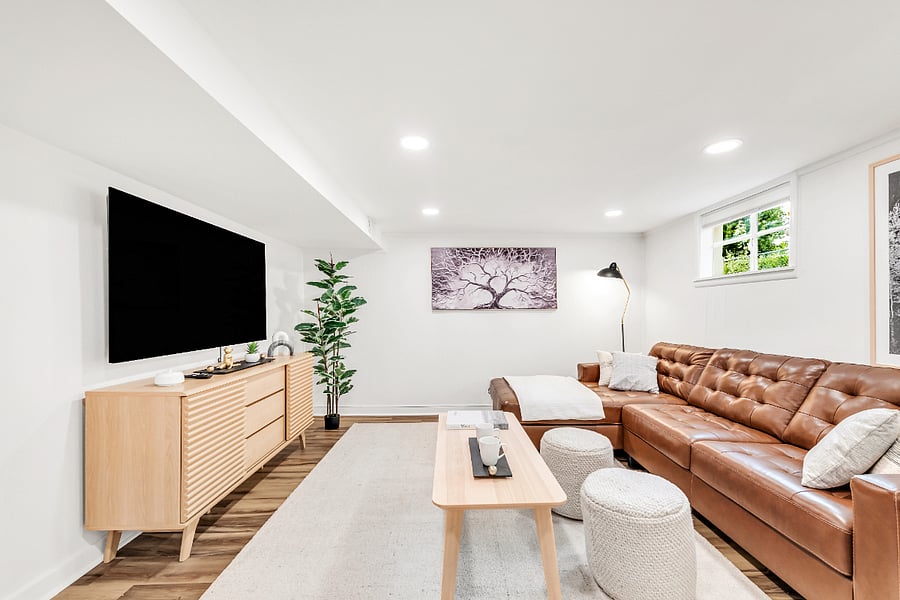 +70" TV set
+Canned lighting
+L Sofa