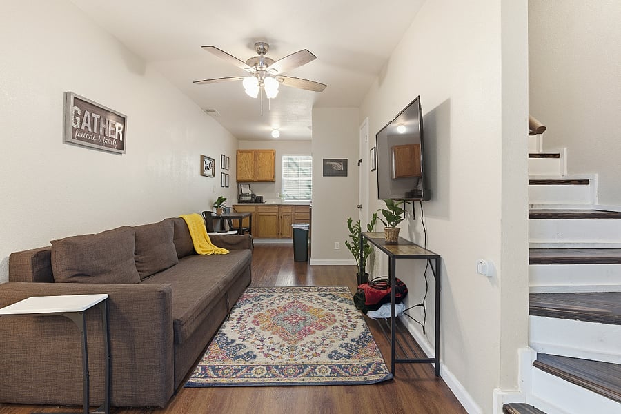 Living Area (4)