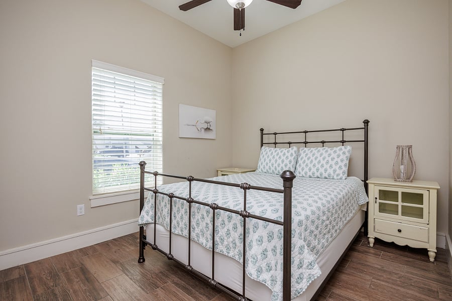 Guest bedroom with queen bed.