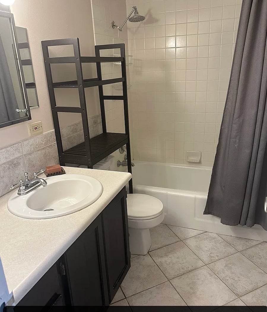 main bathroom with tub