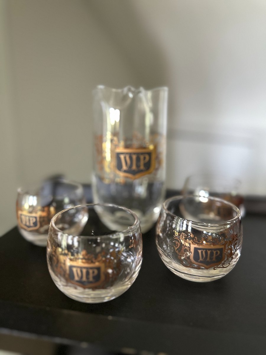 Stay like a VIP  comfort, style, and all the little extras are waiting for you here.