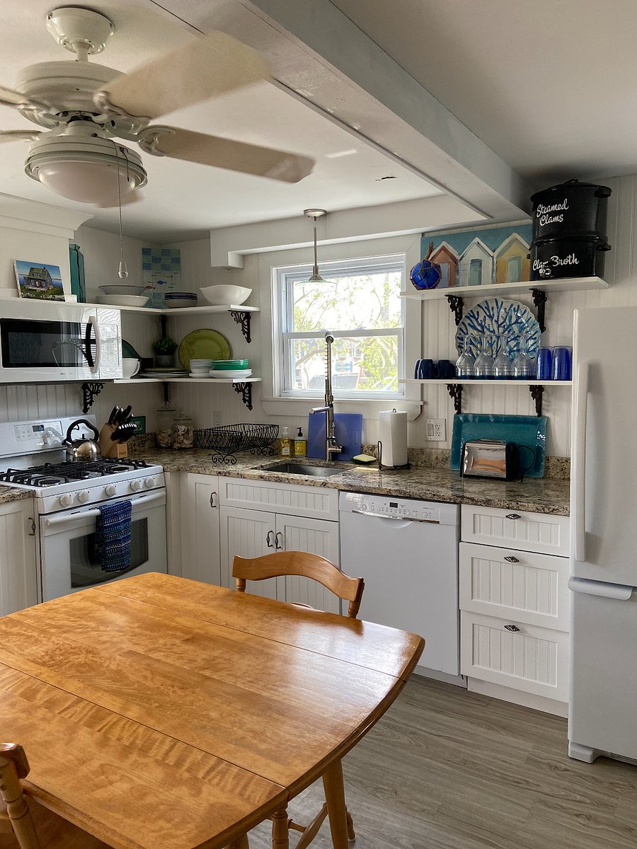 Fully-equipped kitchen