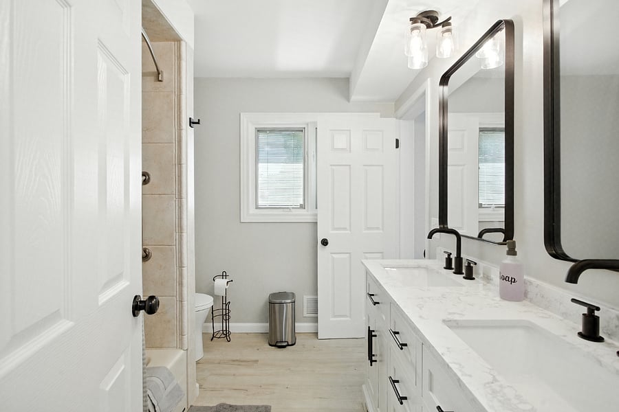 Full bathroom