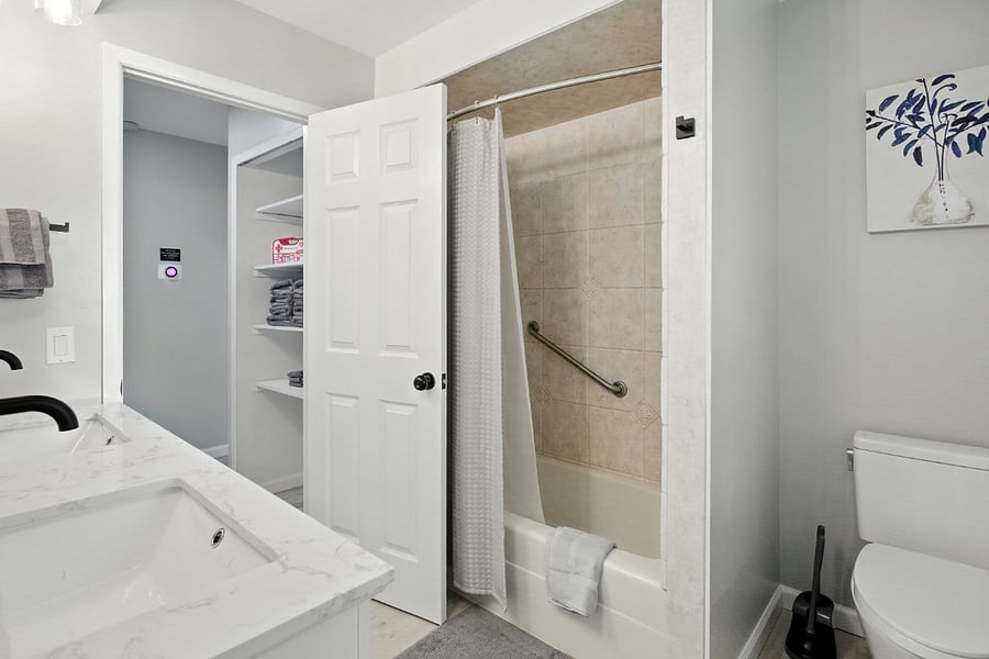 Full bath. Bathtub/Shower