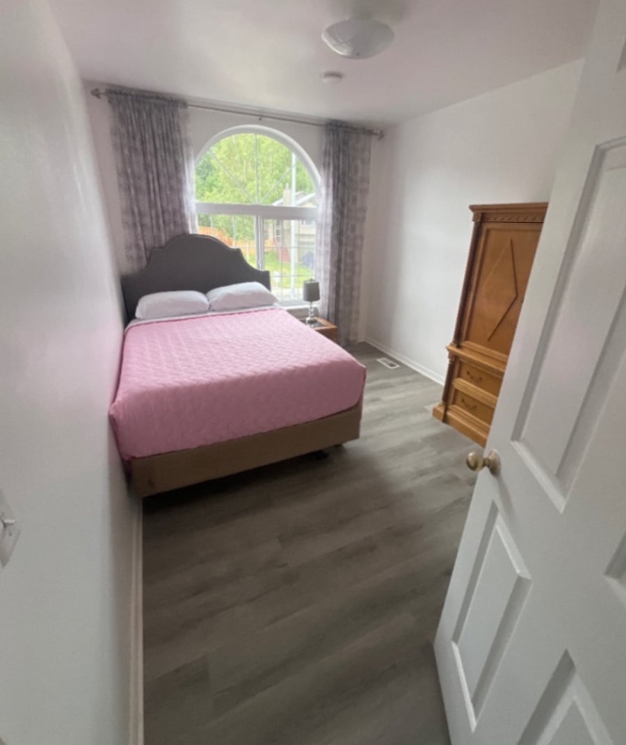 3rd bedroom with full size bed.