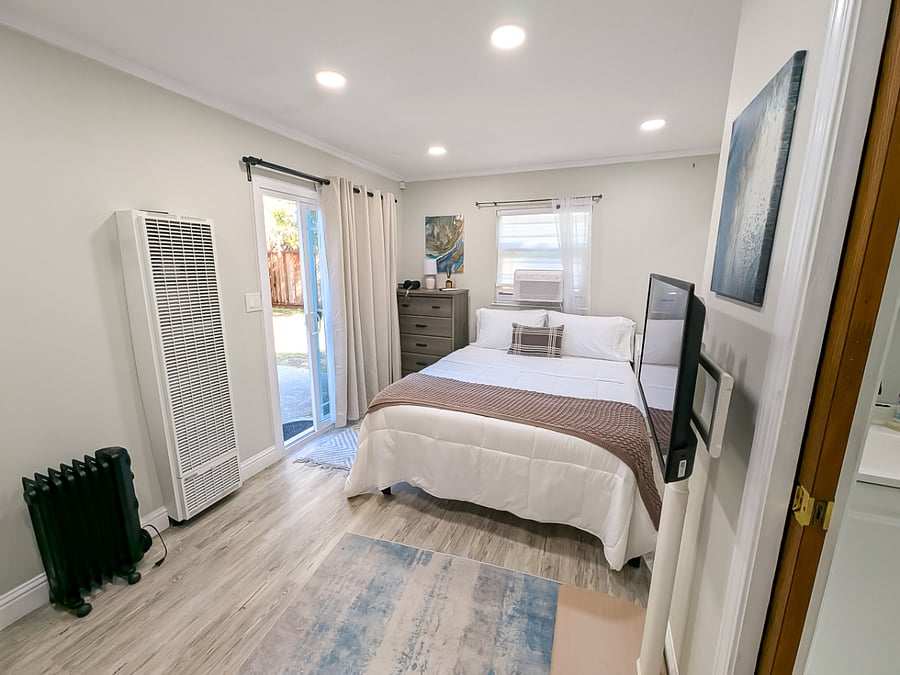 ADU - Queen Size Bed