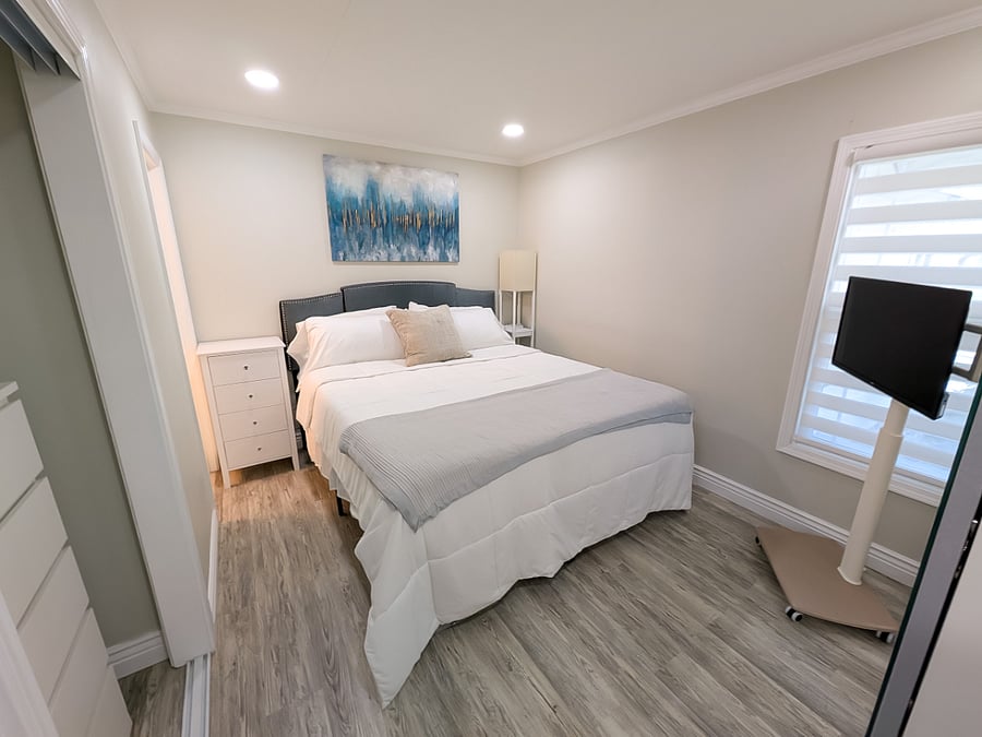 Master Bedroom - Cal King Size Bed